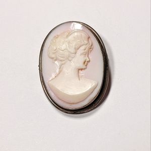 Antique Pink Conch Cameo in Silver Tone Setting